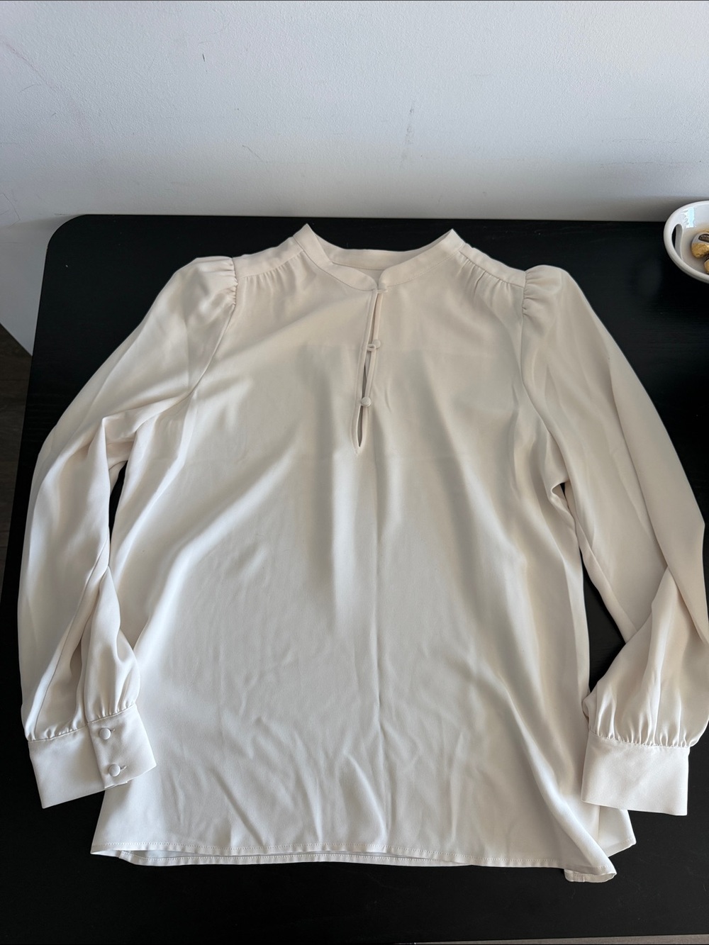 Wilfred Cream Long-Sleeve Keyhole Blouse